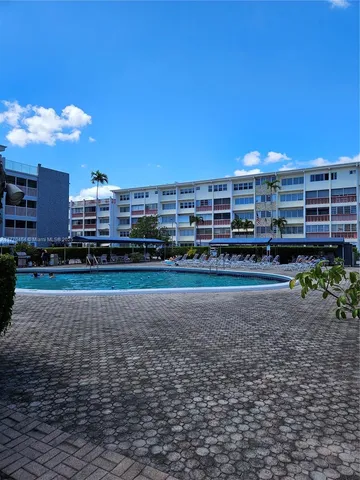 $1,600 | 330 Southeast 2nd Street, Unit 504G, Hallandale Beach, FL 33009
