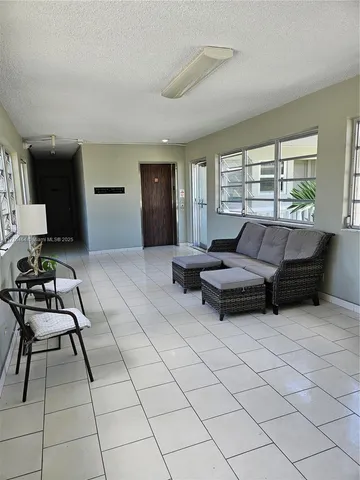 $1,600 | 330 Southeast 2nd Street, Unit 504G, Hallandale Beach, FL 33009