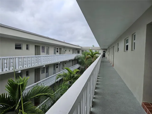 $1,600 | 330 Southeast 2nd Street, Unit 504G, Hallandale Beach, FL 33009
