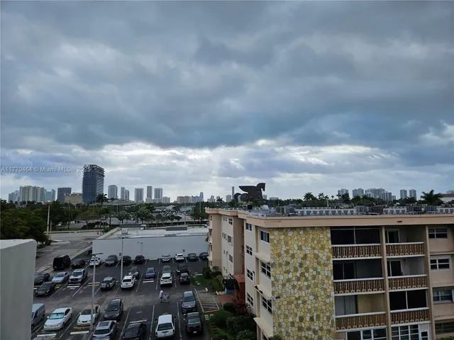 $1,600 | 330 Southeast 2nd Street, Unit 504G, Hallandale Beach, FL 33009
