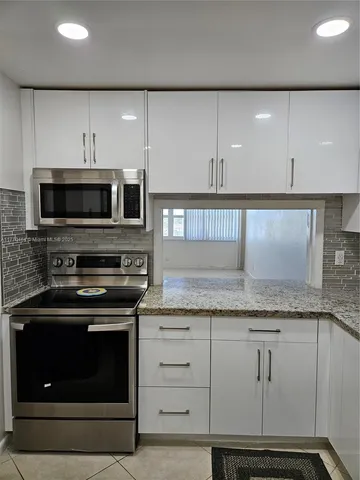 $1,600 | 330 Southeast 2nd Street, Unit 504G, Hallandale Beach, FL 33009