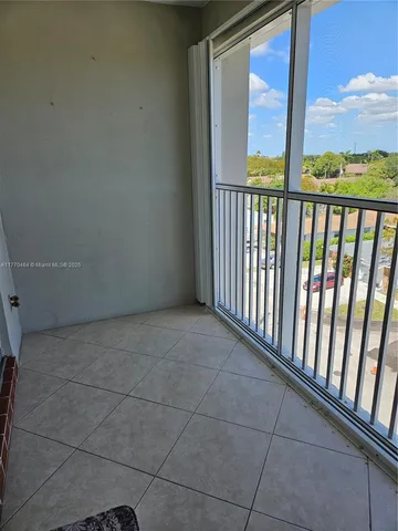 $1,600 | 330 Southeast 2nd Street, Unit 504G, Hallandale Beach, FL 33009