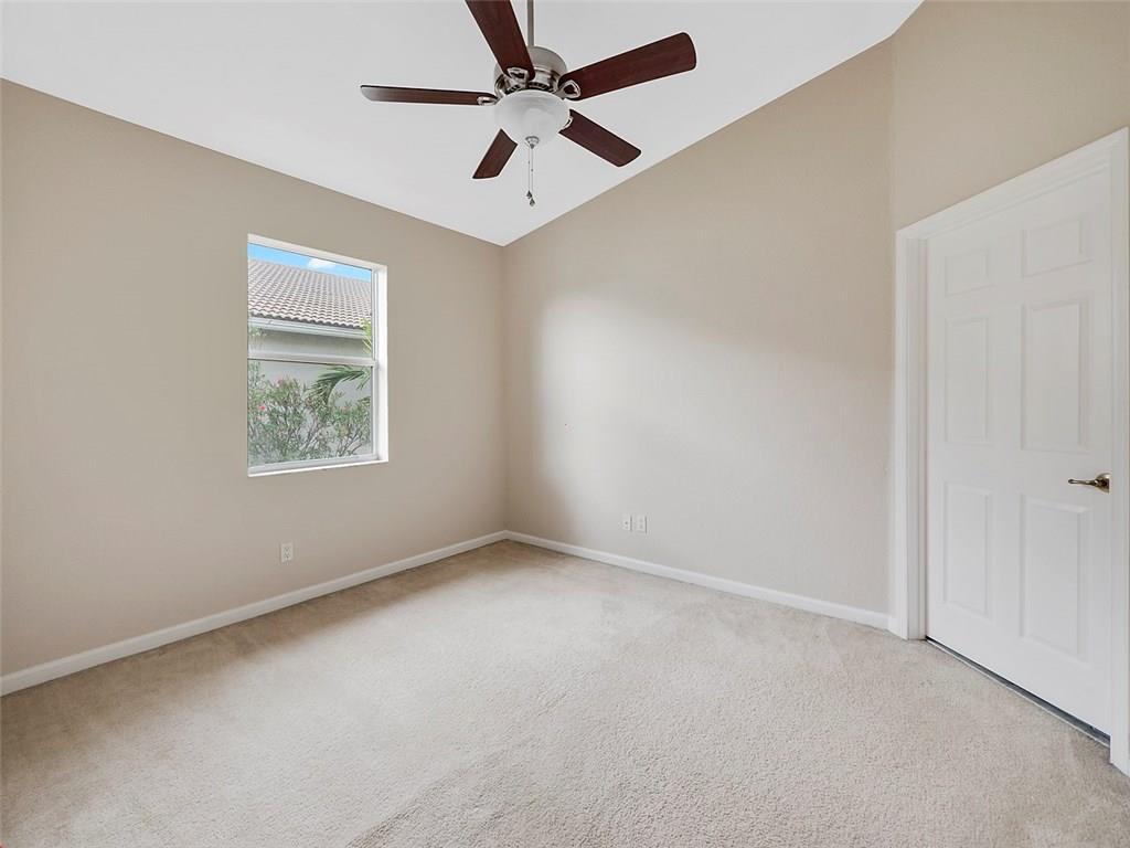 3075 Laurel Ridge Circle Riviera Beach, FL 33404 - Photo 6 of 12 Gallery Image 6