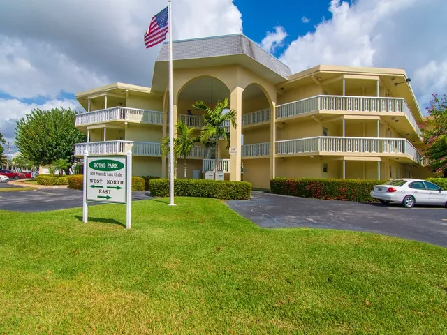 $1,600 | 1100 Ponce De Leon Circle, Unit 308, Vero Beach, FL 32960