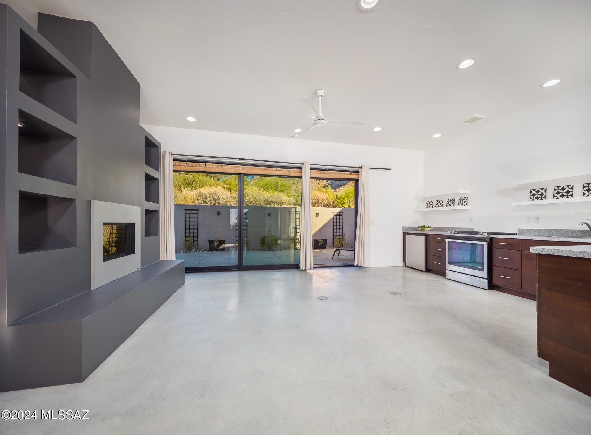 9811 North Ridge Shadow Place Oro Valley, AZ 85704 - Photo 10 of 35