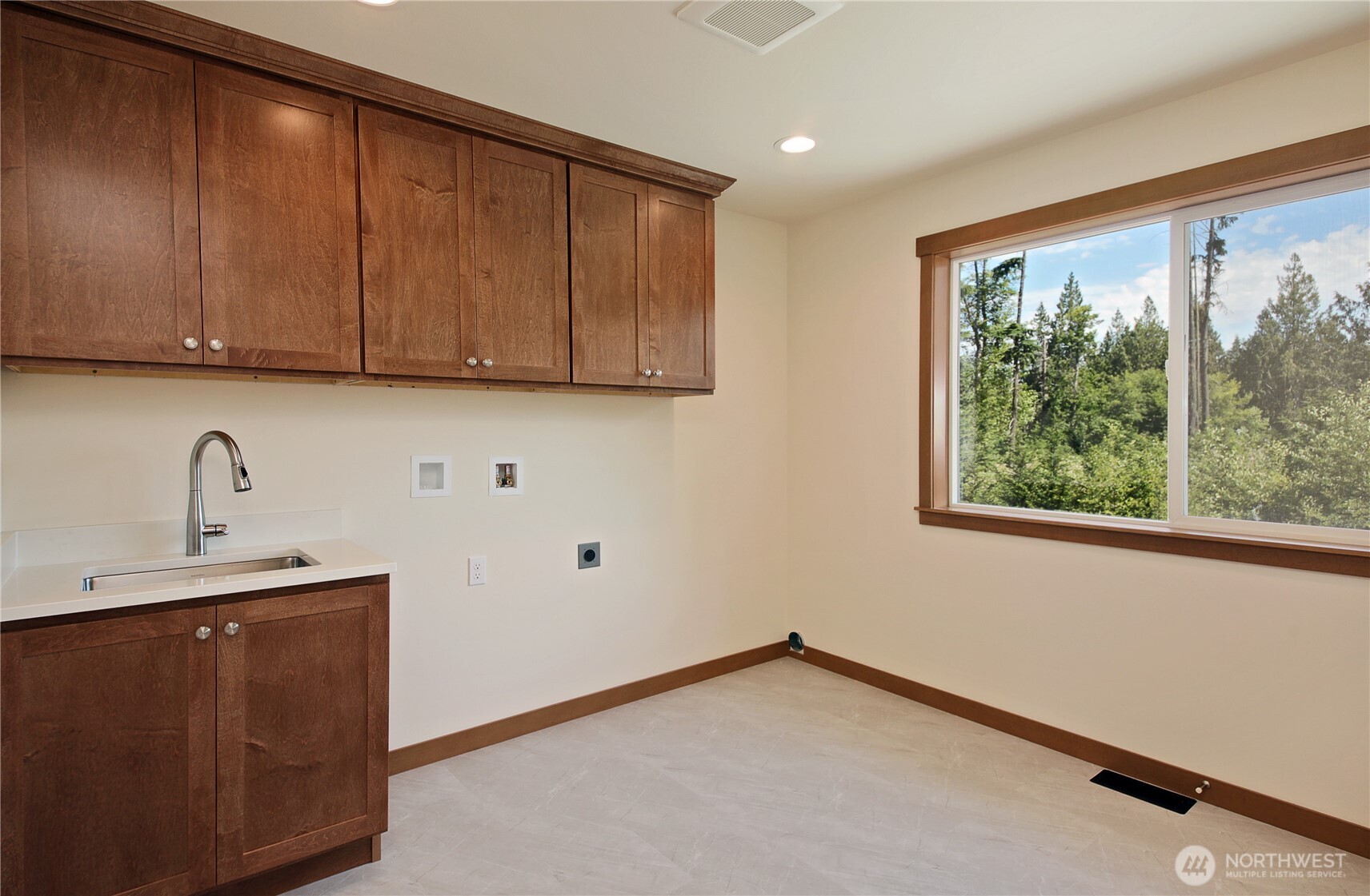 6621 Sills Road Clinton, WA 98236 - Photo 21 of 40