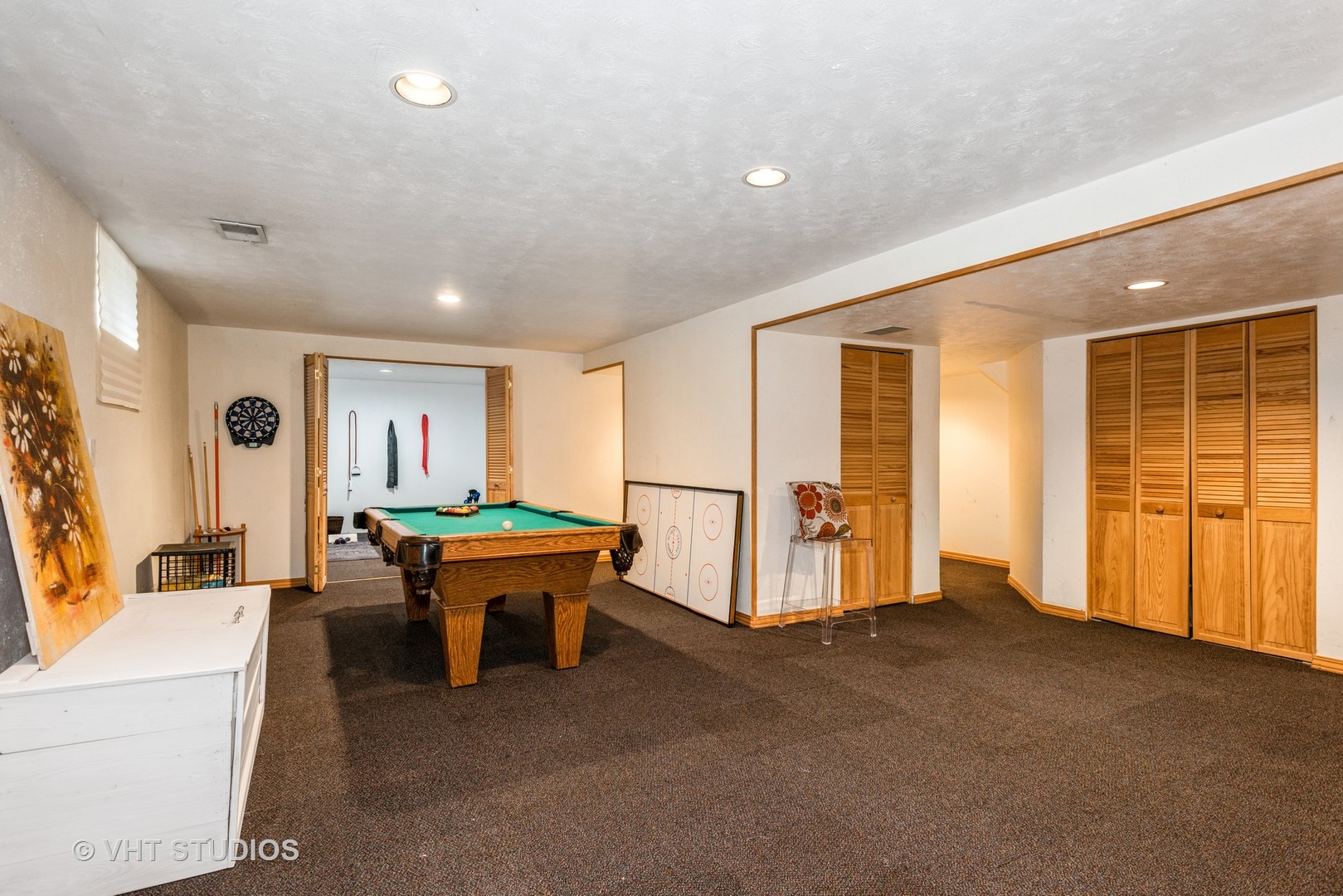 577 Yellowstone Drive Elgin, IL 60123 - Photo 21 of 30 a living room with furniture and a window