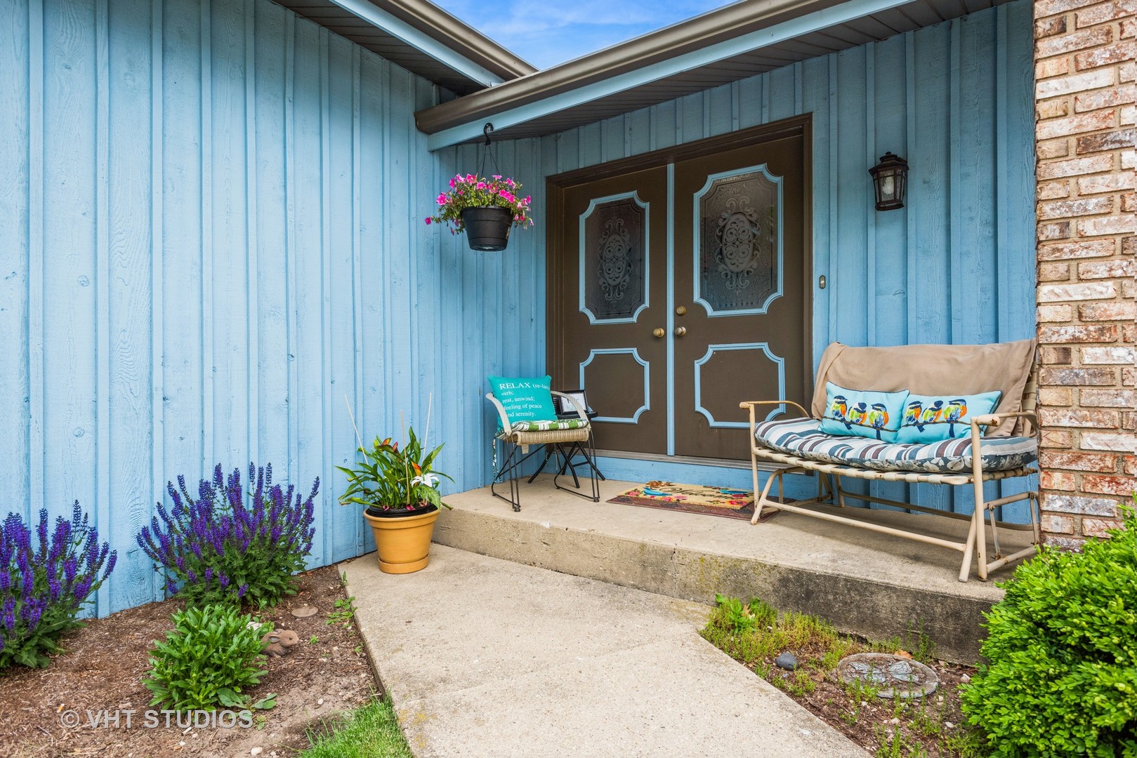 577 Yellowstone Drive Elgin, IL 60123 - Photo 3 of 30 a front view of a house with chairs
