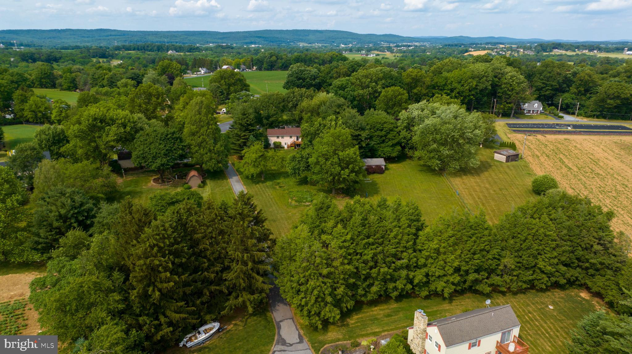 1689 Shumaker Road Manheim, PA 17545 - Photo 9 of 48