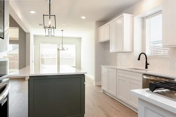 $4,295 | 3722 Milwaukee Avenue, Midlothian, TX 76065