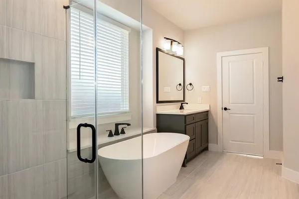 $4,295 | 3722 Milwaukee Avenue, Midlothian, TX 76065