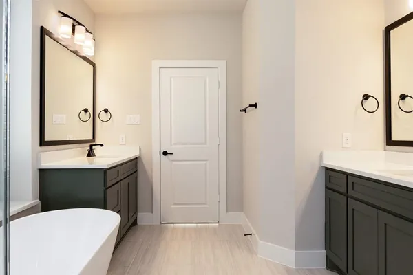 $4,295 | 3722 Milwaukee Avenue, Midlothian, TX 76065