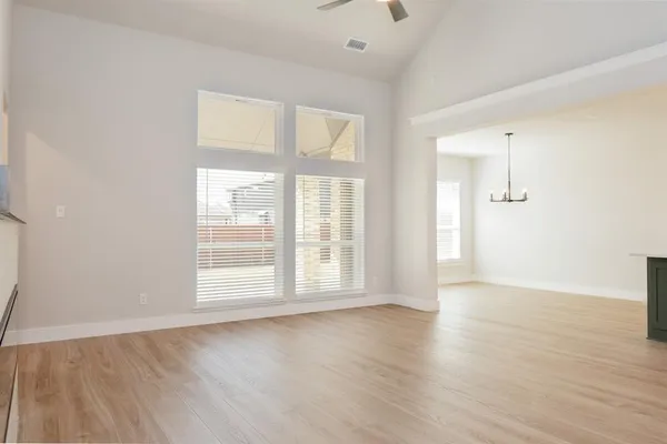 $4,295 | 3722 Milwaukee Avenue, Midlothian, TX 76065