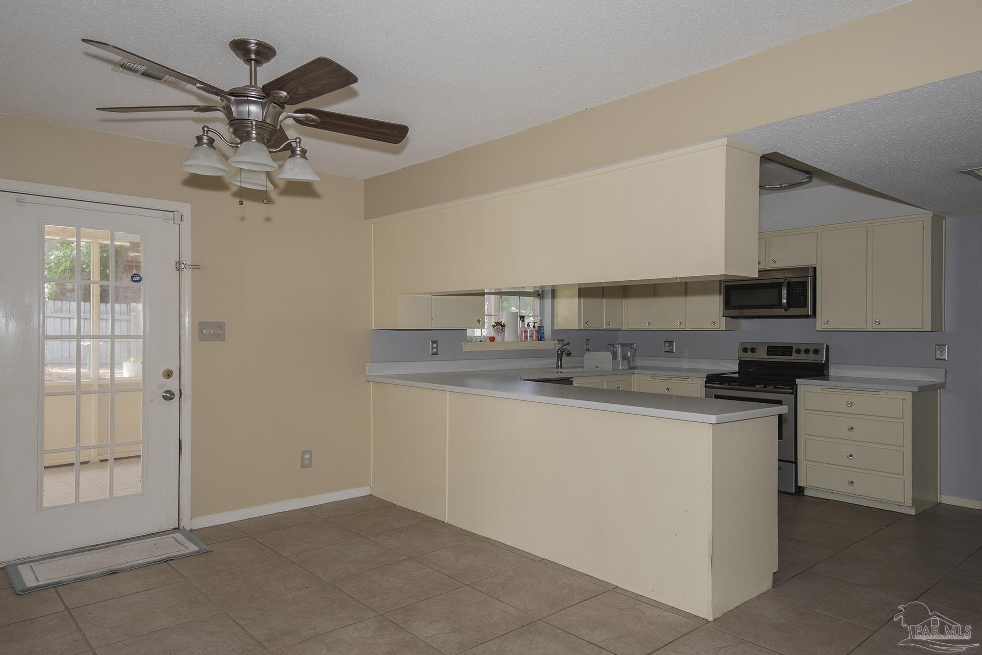 9155 Woodrun Road Pensacola, FL 32514 - Photo 17 of 48 Gallery Image 17