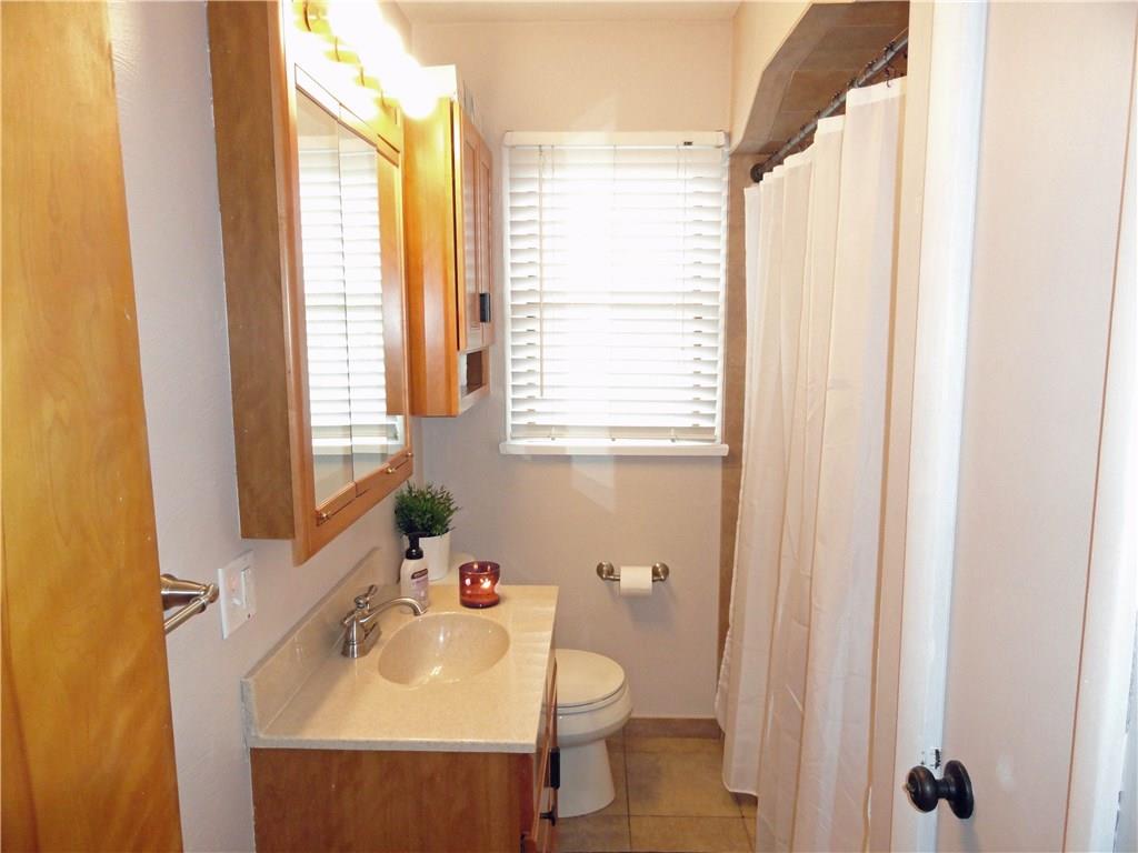 541 First Street North Huntingdon, PA 15642 - Photo 14 of 24 Nicely maintained full bath on main level