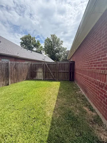 $350,000 | 3204 Pebblebrook Circle, Tyler, TX 75707