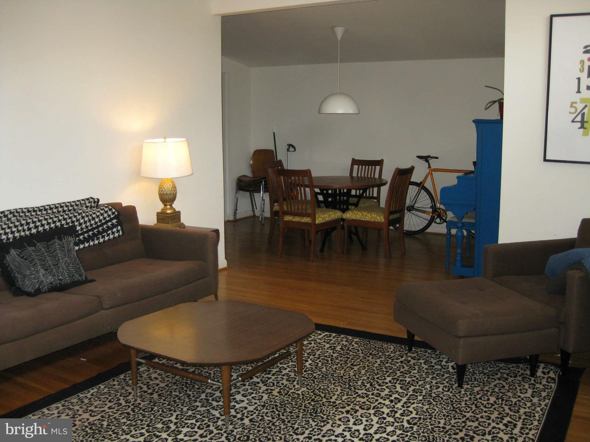 811 North Belgrade Road Silver Spring, MD 20902 - Photo 7 of 30 Living Room