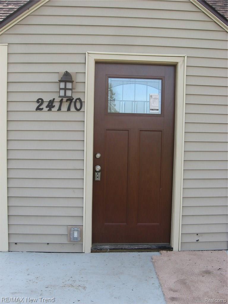 24170 Middlebelt Road New Boston, MI 48164 - Photo 3 of 30 IMG_5707.JPG