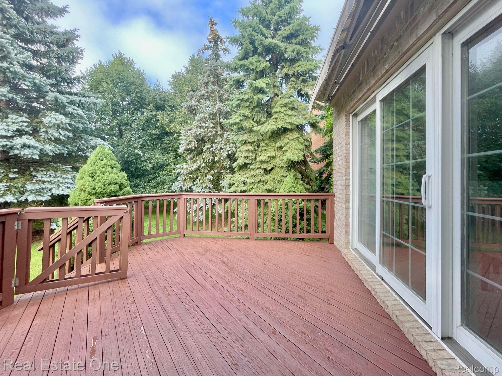 1334 Copper Circle Rochester, MI 48306 - Photo 26 of 27 Gallery Image 26