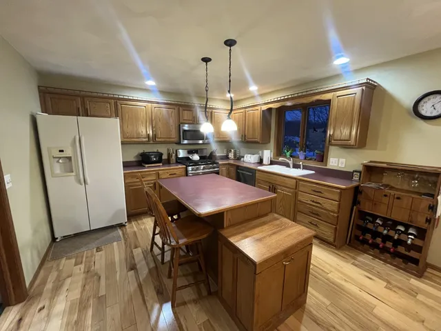 $539,500 | 6692 West Thornapple Drive, Janesville, WI 53548