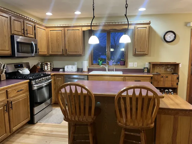 $539,500 | 6692 West Thornapple Drive, Janesville, WI 53548