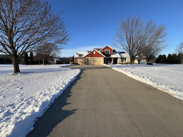 $539,500 | 6692 West Thornapple Drive, Janesville, WI 53548