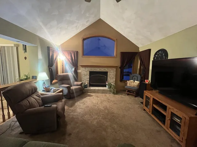 $539,500 | 6692 West Thornapple Drive, Janesville, WI 53548