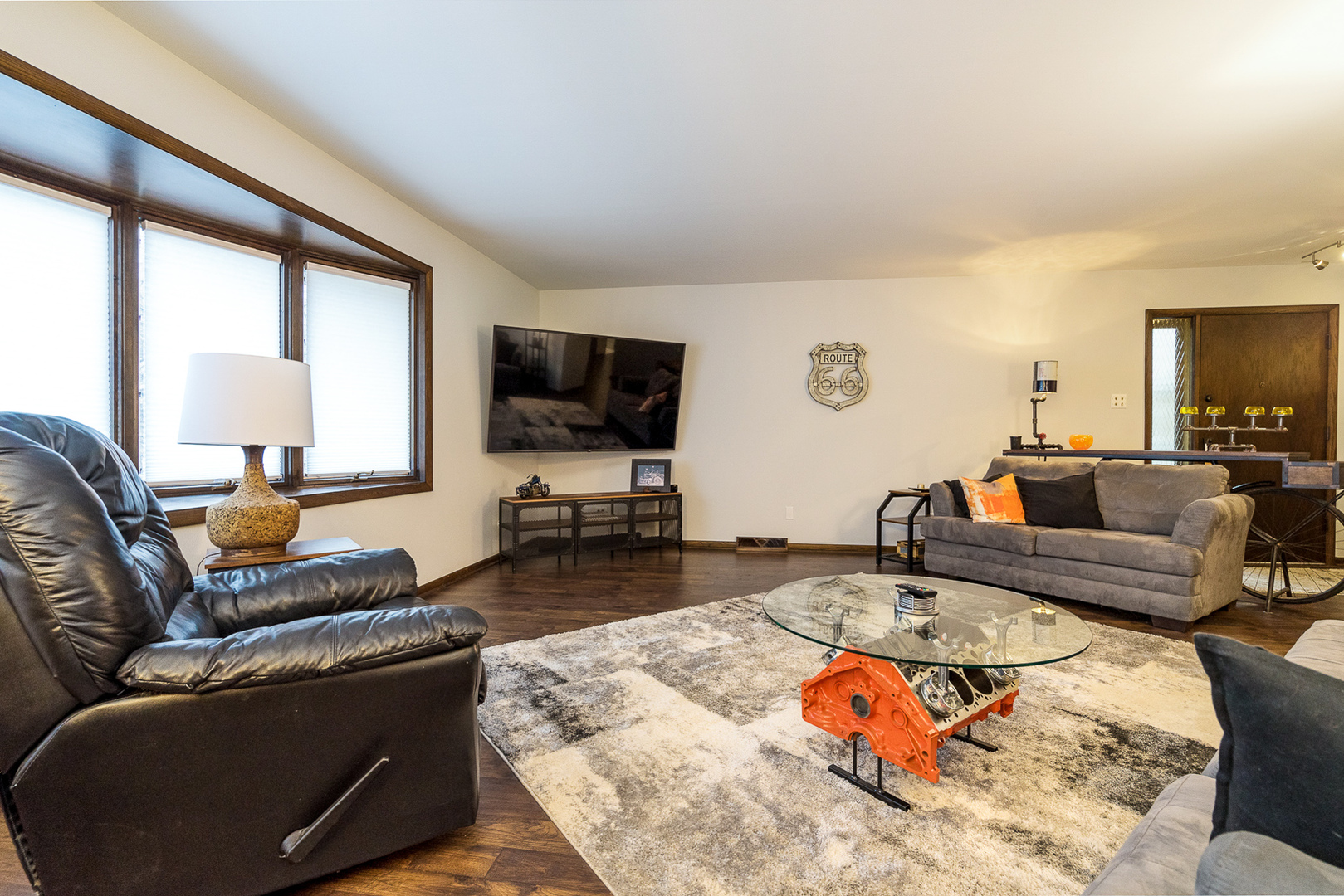 1101 Ridge Road Homewood, IL 60430 - Photo 3 of 25 a living room with furniture flat screen tv and a large window