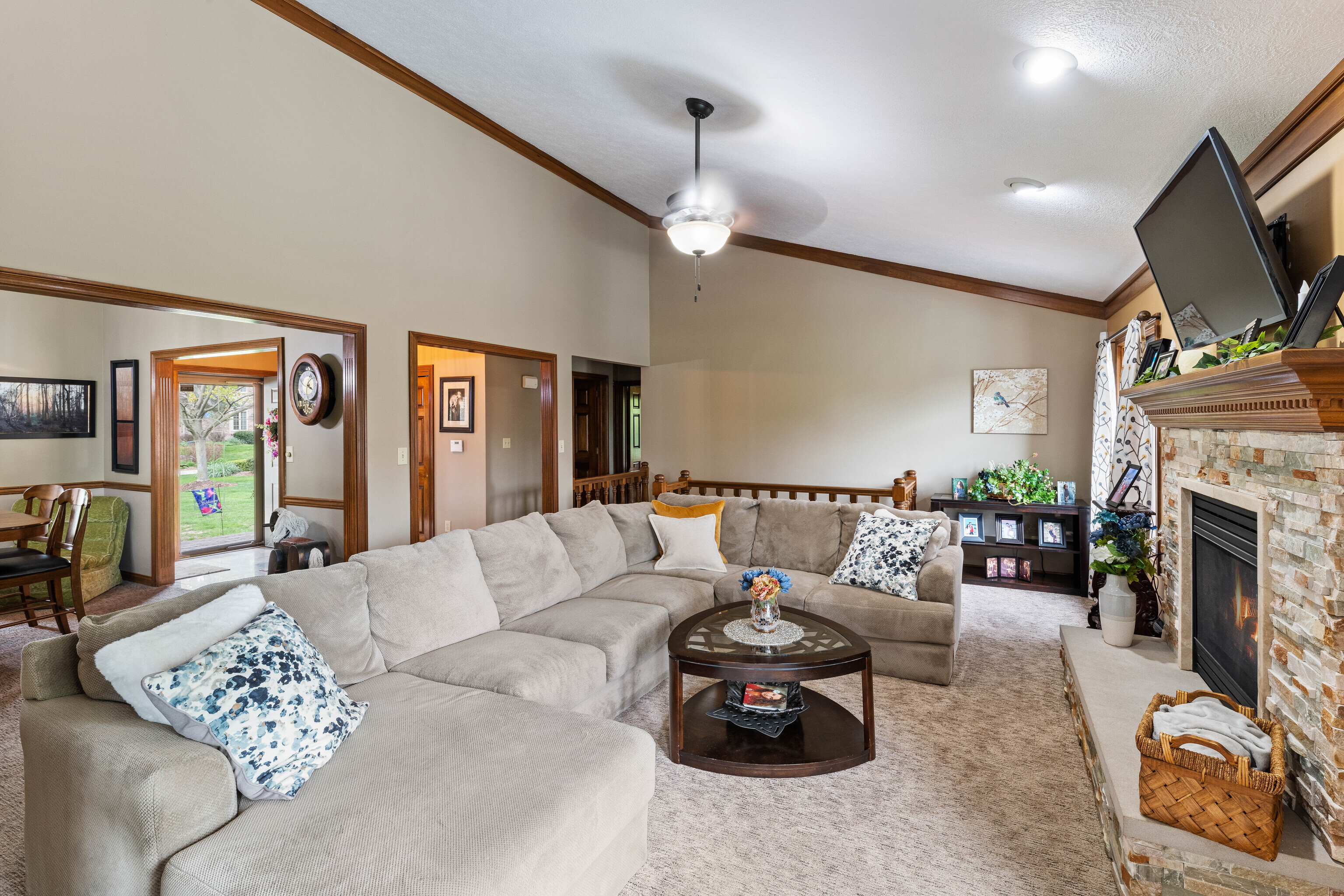 4525 Moss Ridge Lane Indianapolis, IN 46237 - Photo 11 of 42 Gallery Image 11