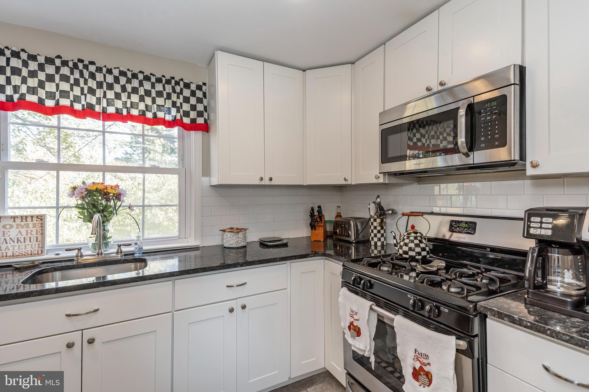 211 Pembroke Road Havertown, PA 19083 - Photo 13 of 37 Kitchen