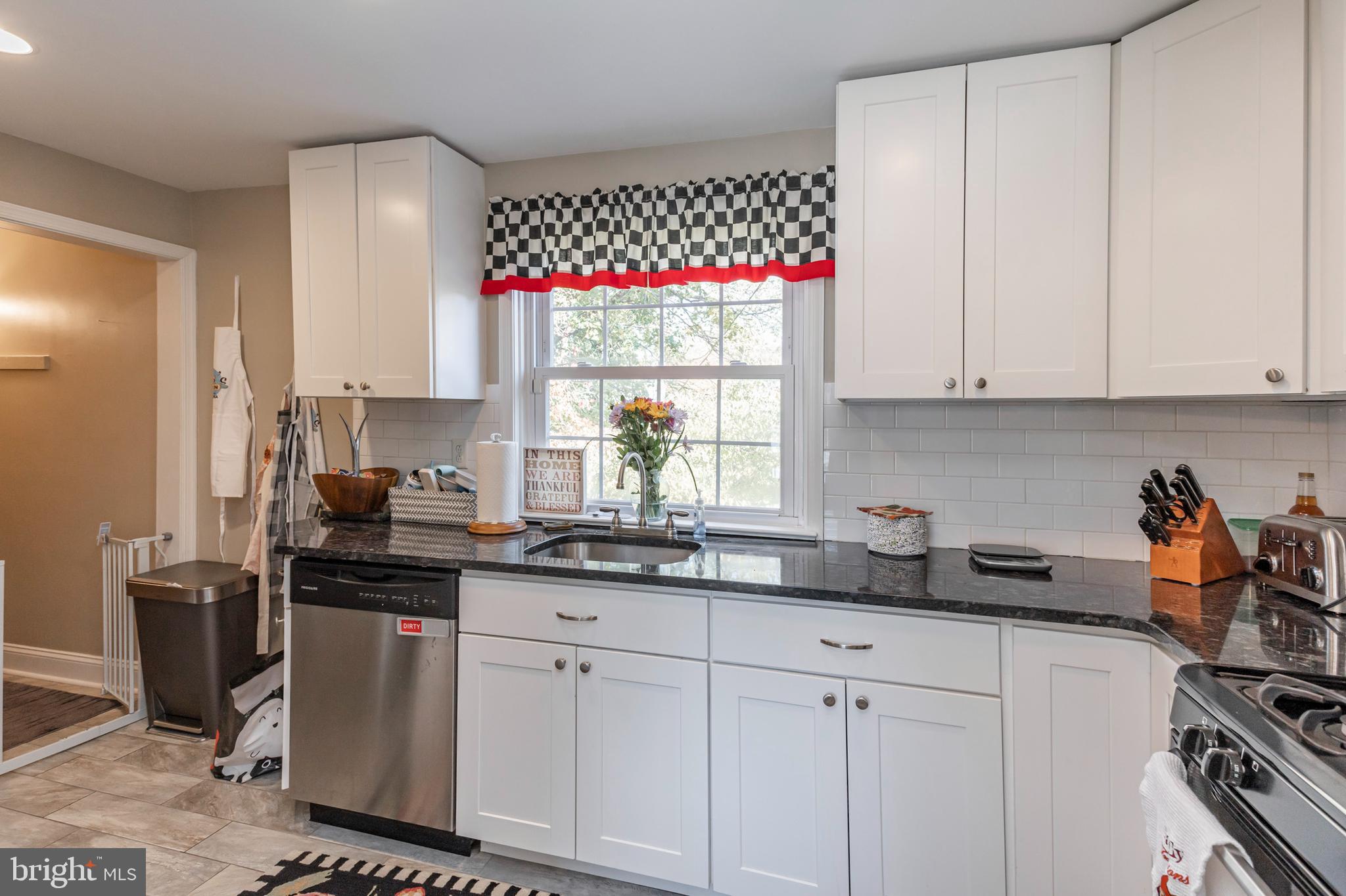 211 Pembroke Road Havertown, PA 19083 - Photo 16 of 37 Kitchen