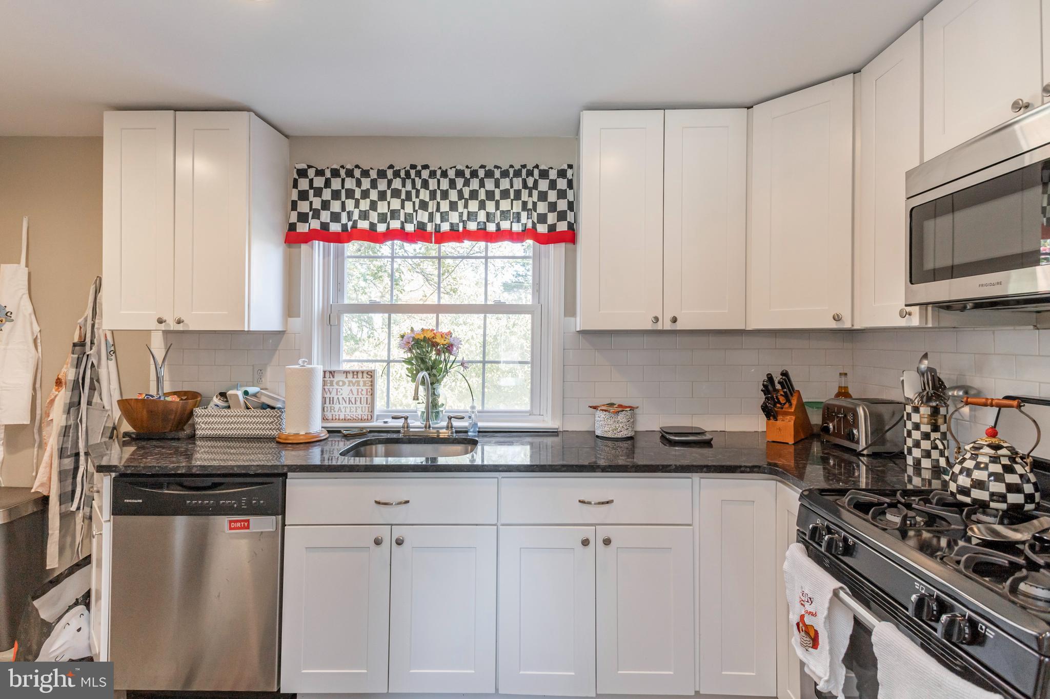 211 Pembroke Road Havertown, PA 19083 - Photo 17 of 37 Kitchen