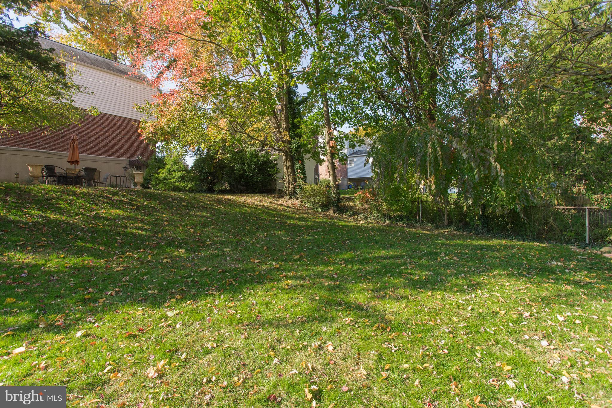 211 Pembroke Road Havertown, PA 19083 - Photo 37 of 37 Fenced Back Yard