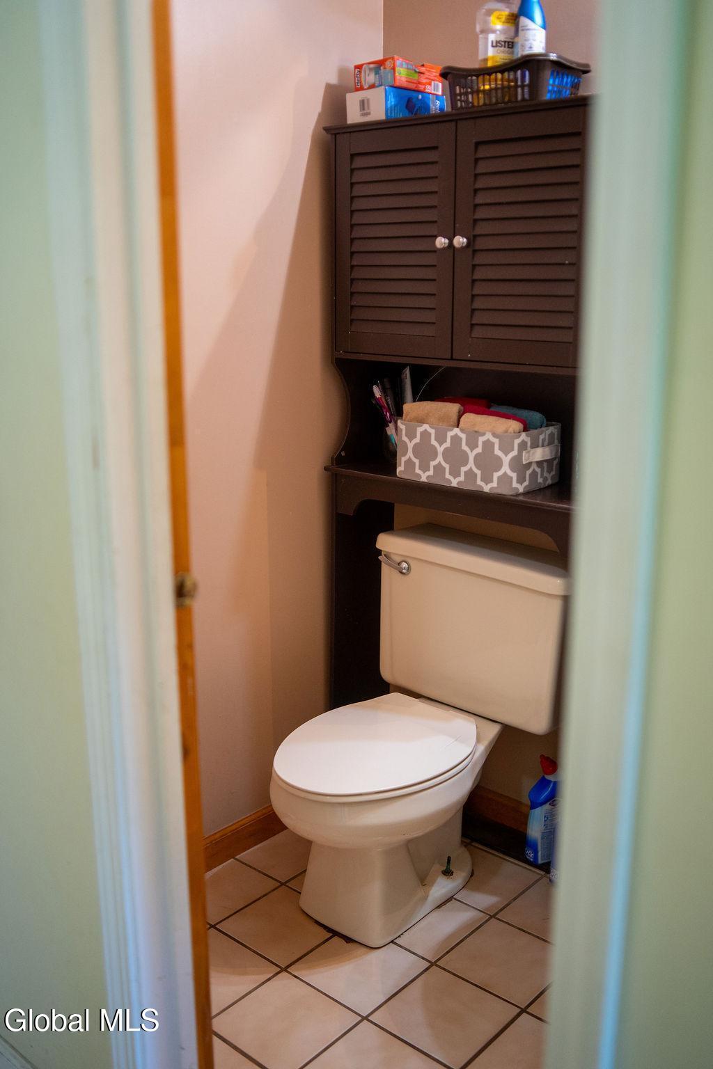 817 Lisha Kill Road Niskayuna, NY 12309 - Photo 4 of 14 4