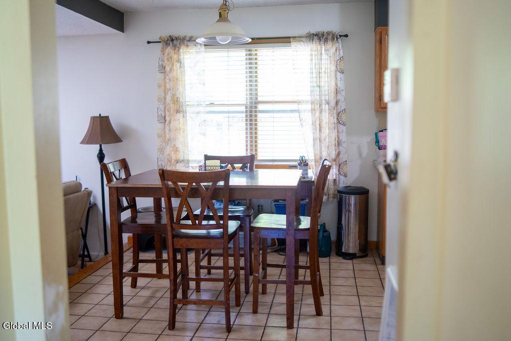 817 Lisha Kill Road Niskayuna, NY 12309 - Photo 5 of 14 5