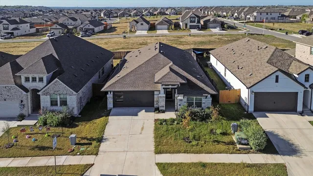 $2,100 | 356 Biscayne Bay Bend, Kyle, TX 78640