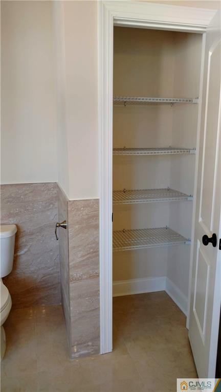 2028 Oak Tree Road Edison, NJ 08820 - Photo 22 of 39