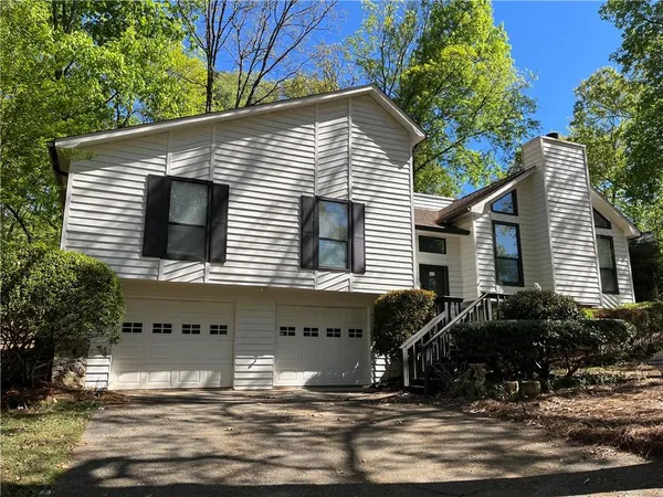 $569,900 | 8555 Colony Club Drive, Alpharetta, GA 30022