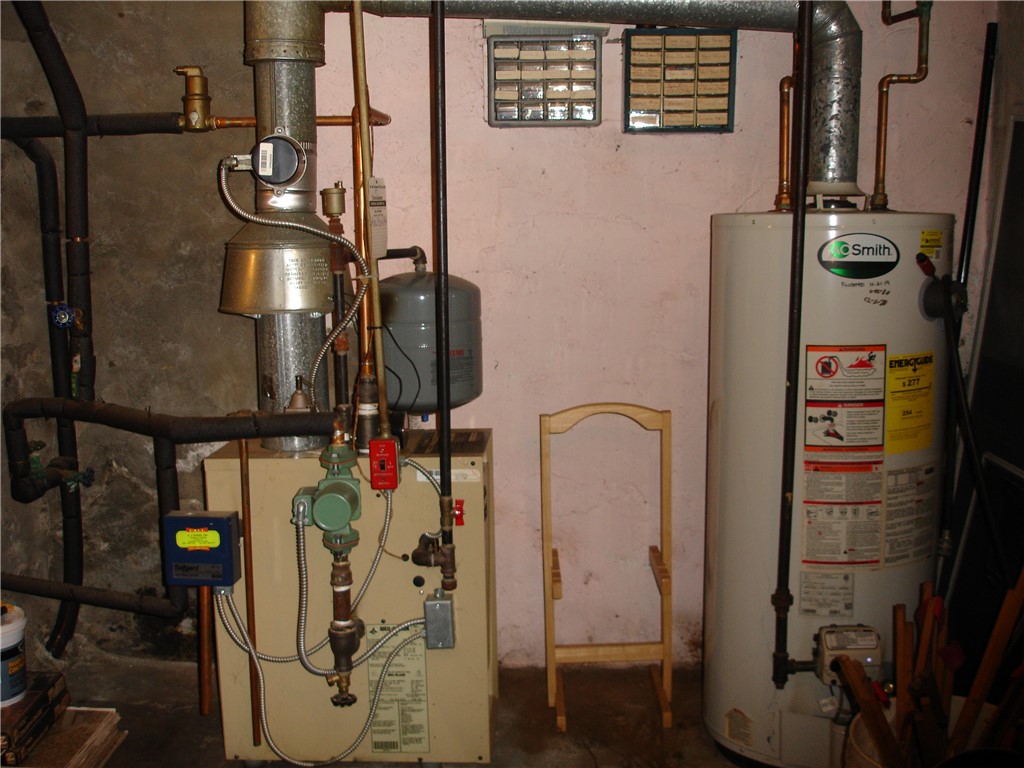 191 Fairfield Avenue Woonsocket, RI 02895 - Photo 13 of 17