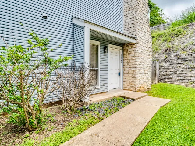 $2,000 | 6901 Old Quarry Lane, Austin, TX 78731