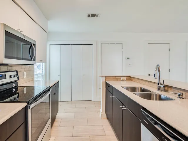 $2,000 | 6901 Old Quarry Lane, Austin, TX 78731