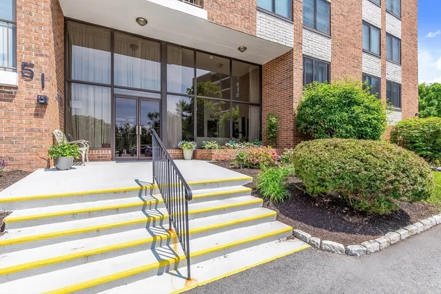 $2,200 | 51 Melrose Street, Unit 5E, Melrose, MA 02176