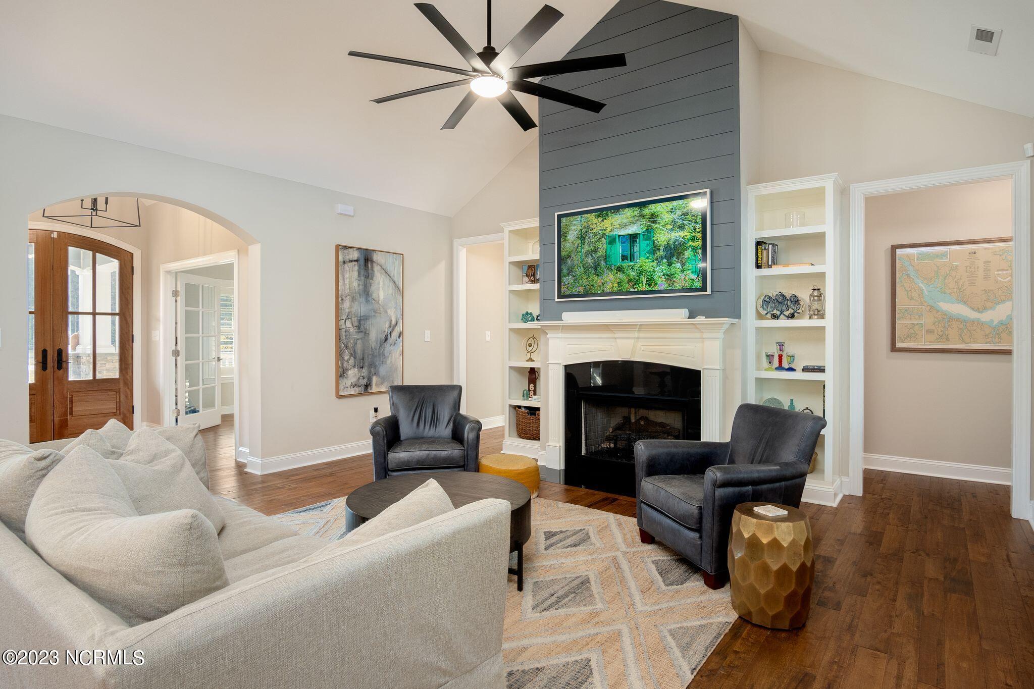 17 Gables Road New Bern, NC 28562 - Photo 30 of 129 Living Room