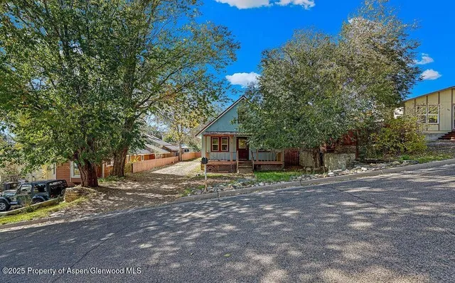 $2,100 | 866 Barclay Street, Craig, CO 81625