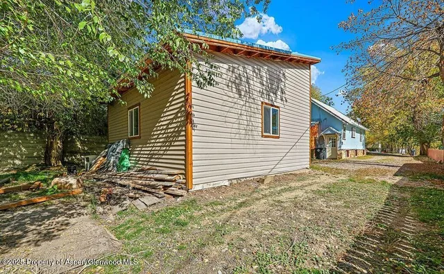 $2,100 | 866 Barclay Street, Craig, CO 81625