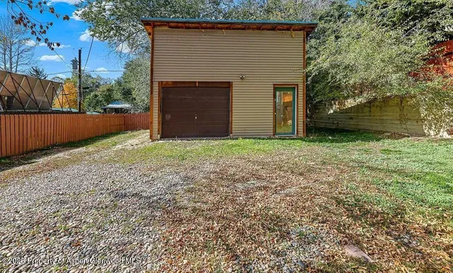 $2,100 | 866 Barclay Street, Craig, CO 81625