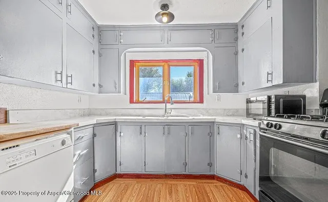 $2,100 | 866 Barclay Street, Craig, CO 81625