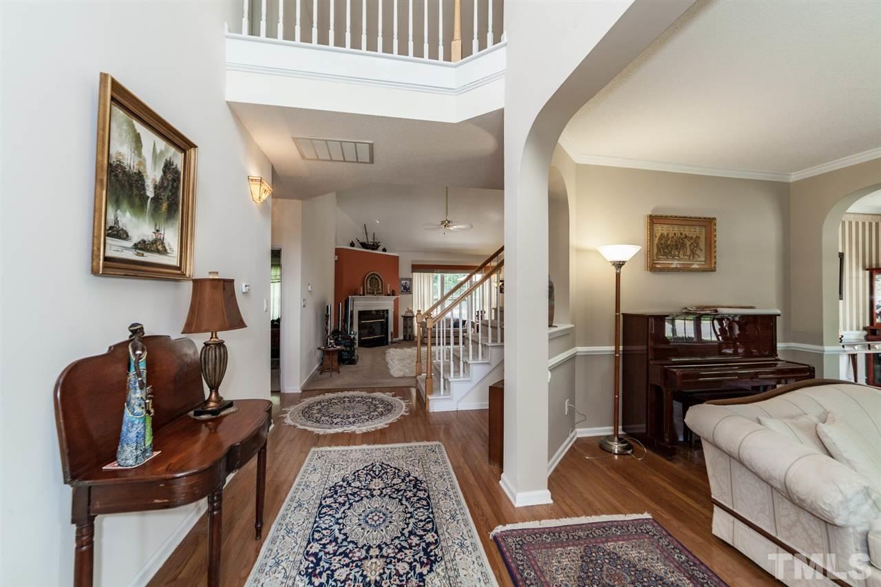 8916 Eaglebrook Court Raleigh, NC 27617 - Photo 4 of 25 Gallery Image 4
