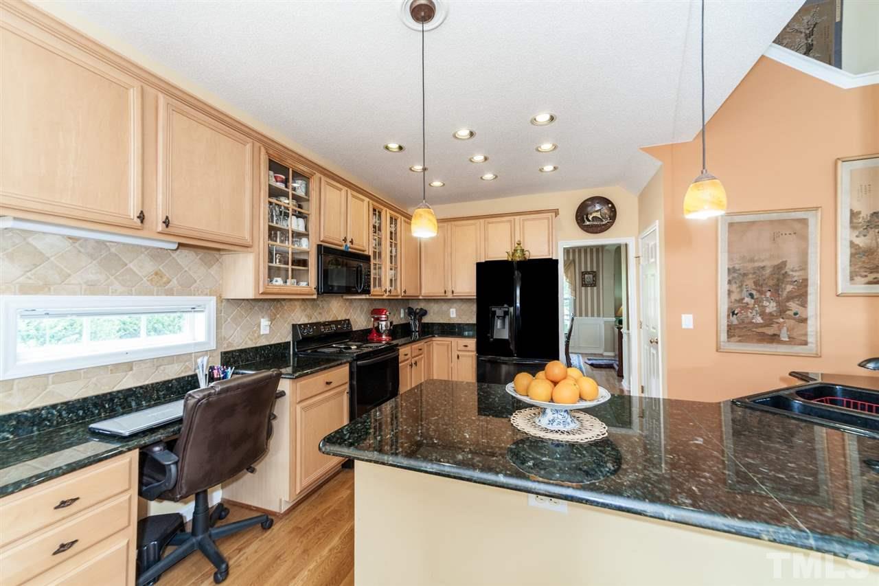 8916 Eaglebrook Court Raleigh, NC 27617 - Photo 9 of 25 Gallery Image 9