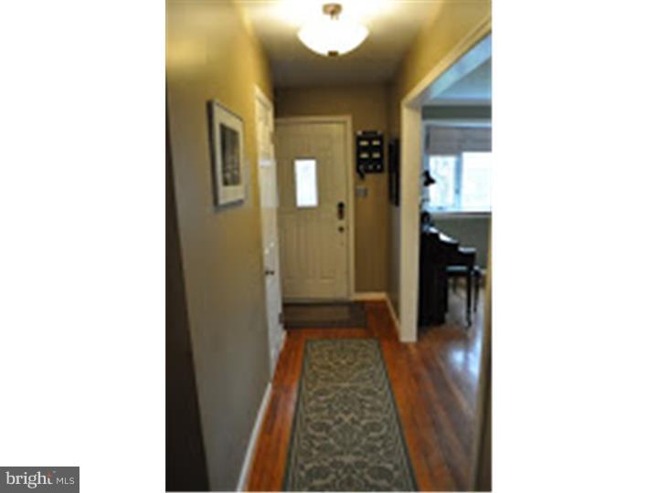 303 Goodley Road Wilmington, DE 19803 - Photo 5 of 24 Foyer